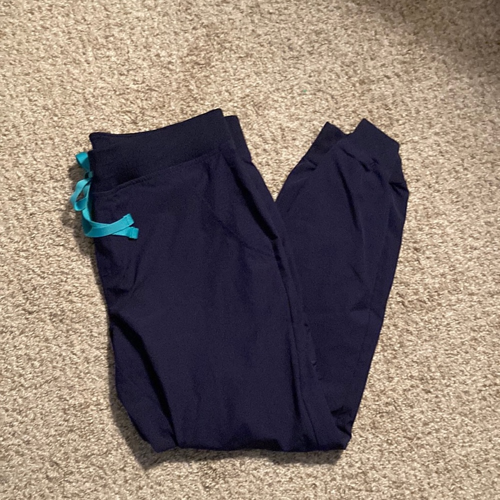 Figs petite scrub pants